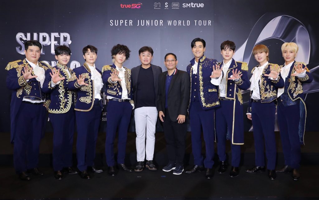 SS9inBKK Press Con SUPER JUNIOR คุณ HAN KYUNG JIN CEO ของ SM True SM Ent SEA และคุณเทพ สินธวานนท์ SM True